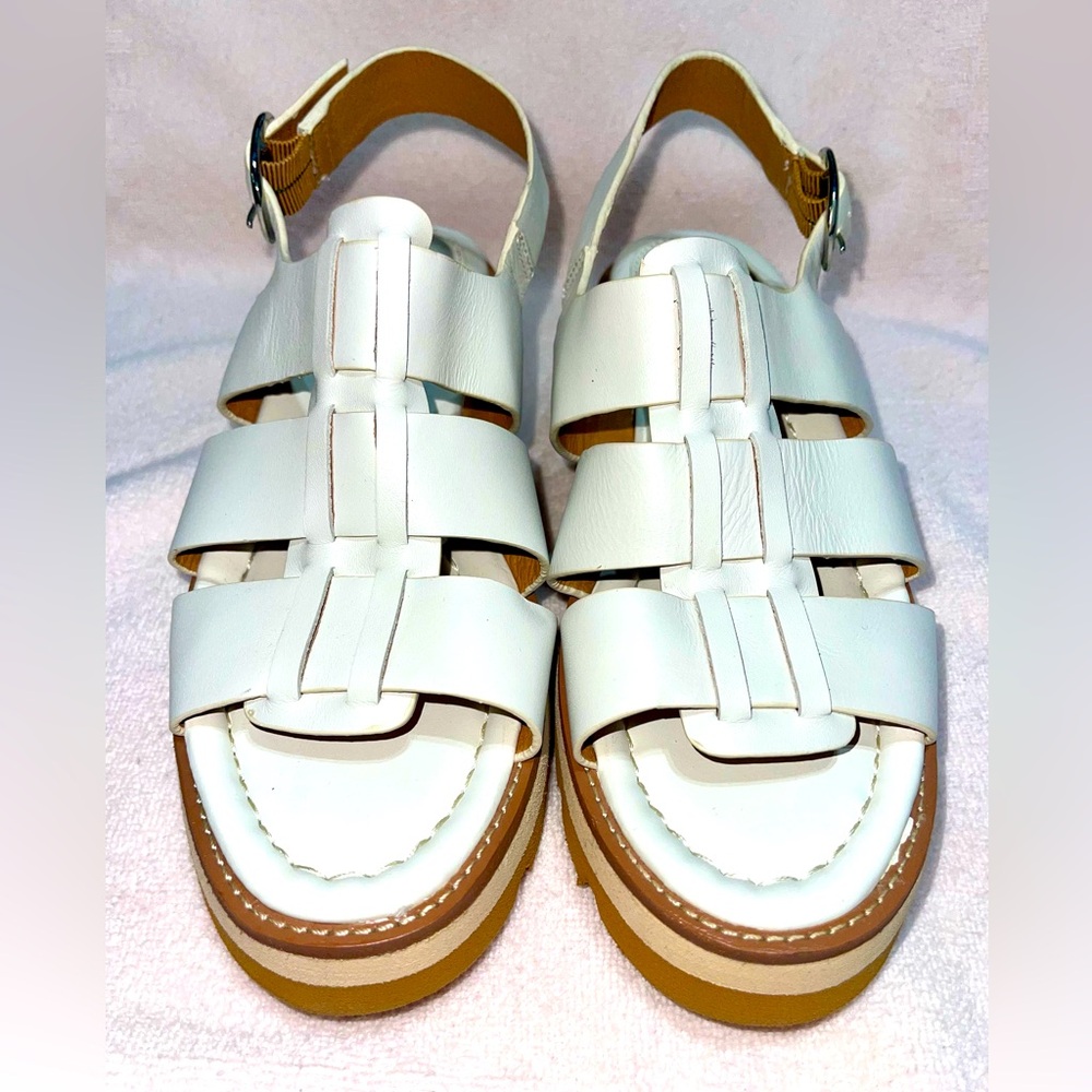 "SOFFT" LADIES PLATFORM SANDAL WITH BUCKLE IN WHITE, SUPER COMFORTABLE; SIZE 9M - Picture 2 of 5